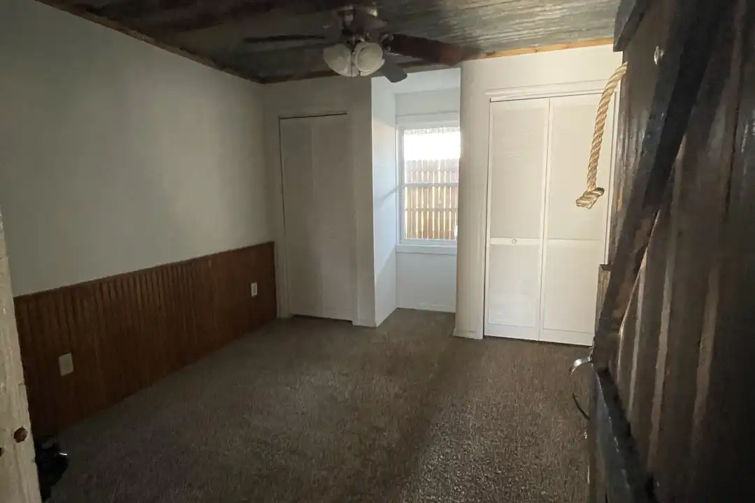401 E Krebs Ave - View 5