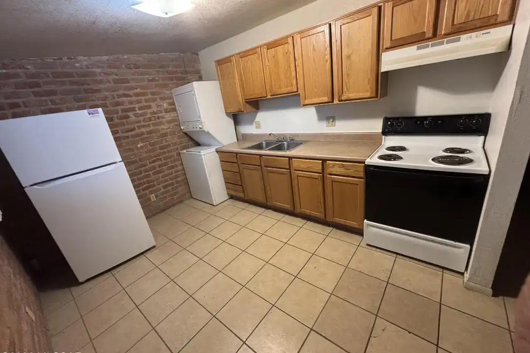 405 E Delano St #2 - View 3