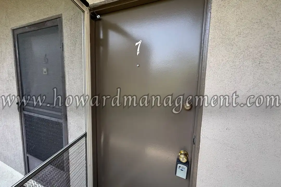 1005 Hill St unit 7 - View 5