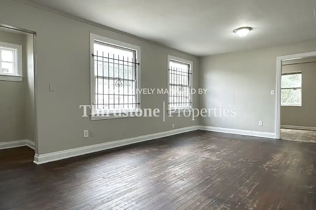 562 W 49th St – pohled 6