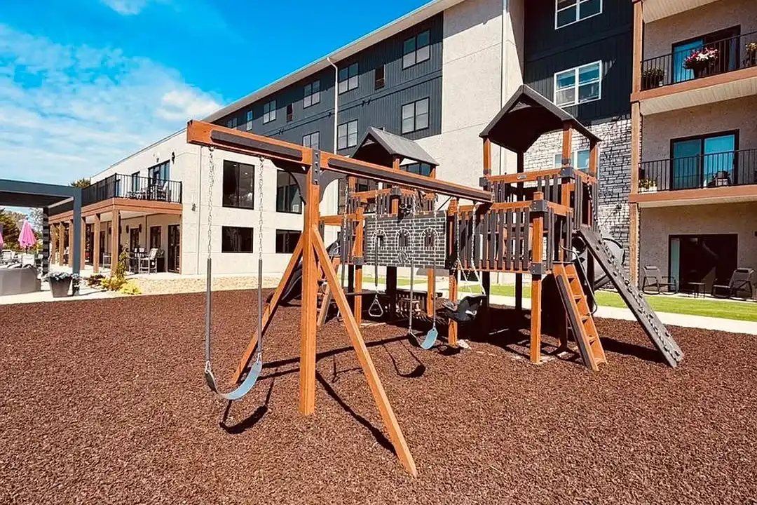 304 at Valley Pointe – photo 1 of 48
