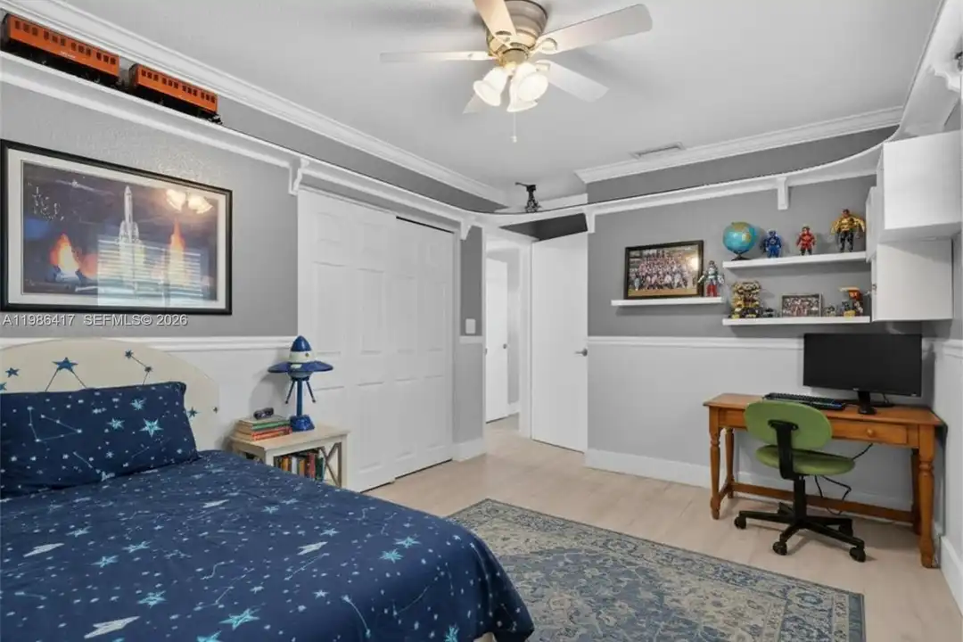 217 SE 5th St - View 6