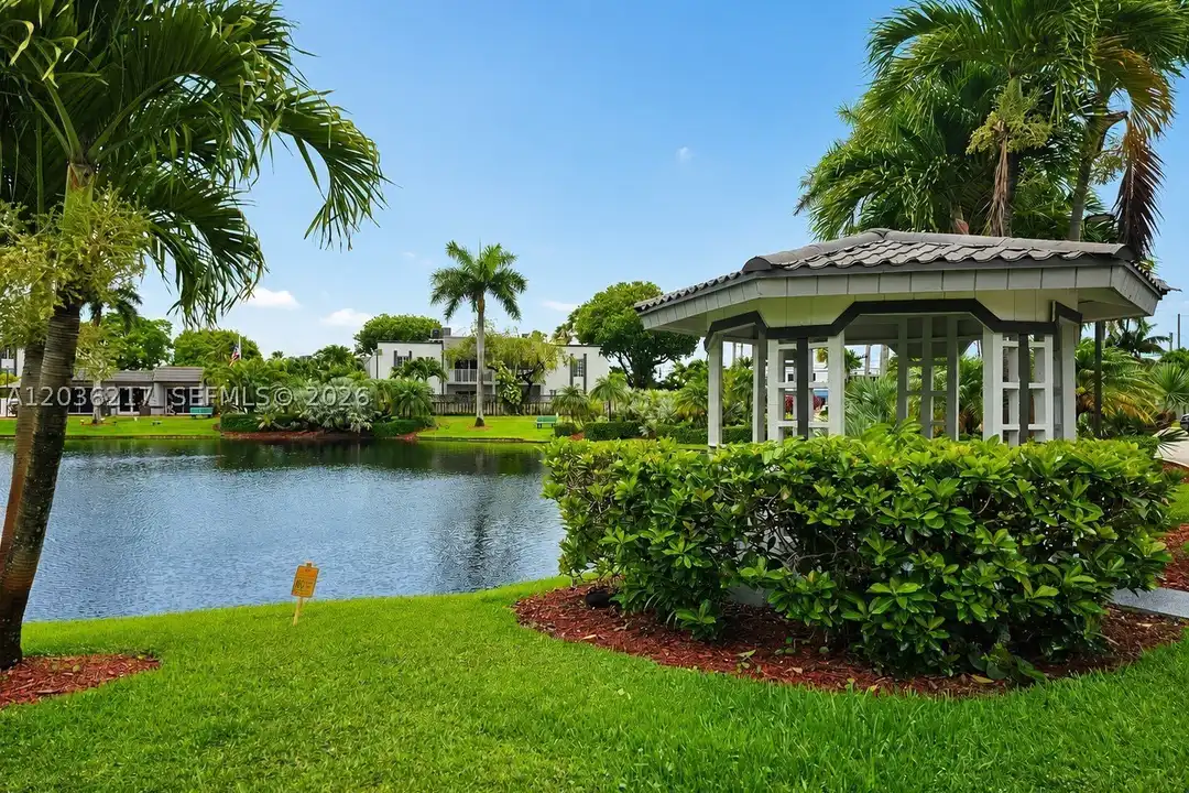 Apartment in Doral - View 3