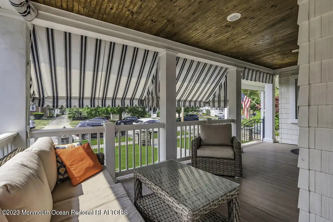 210 8th Ave - View 5