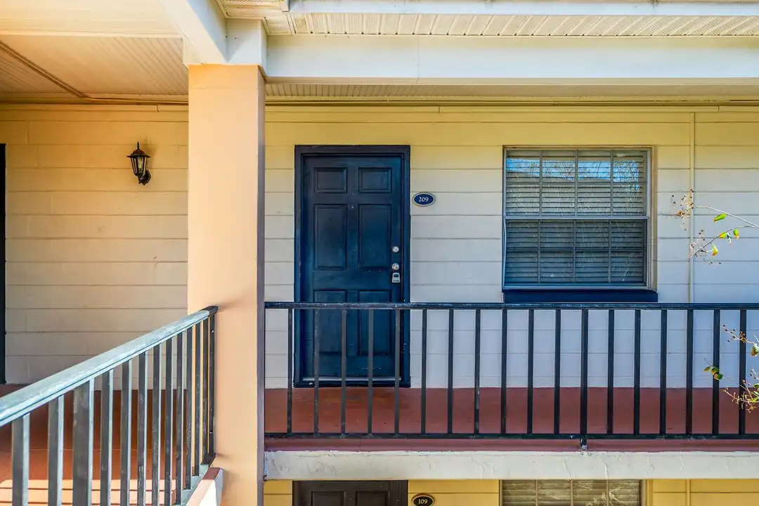 120 S Church Ave – pohled 2