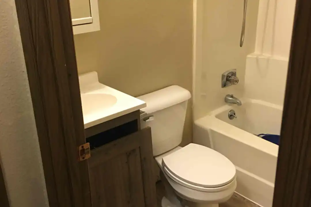 924 15th Ave SW - View 3
