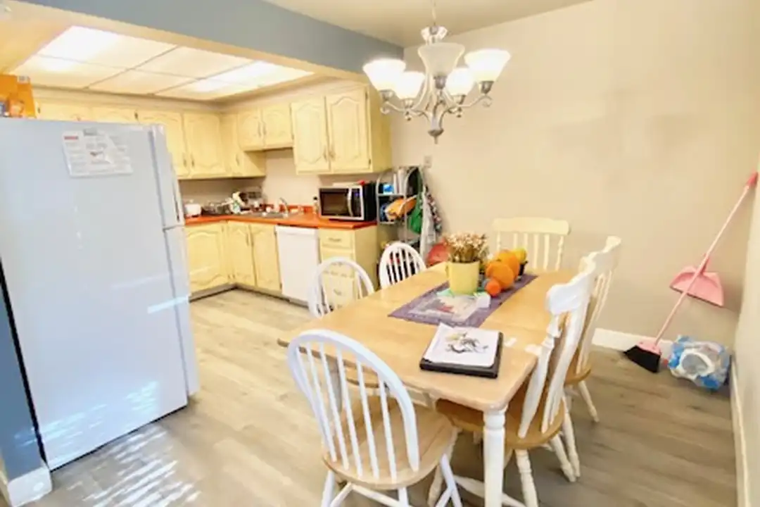 241 E 400 N unit # 1 - View 4