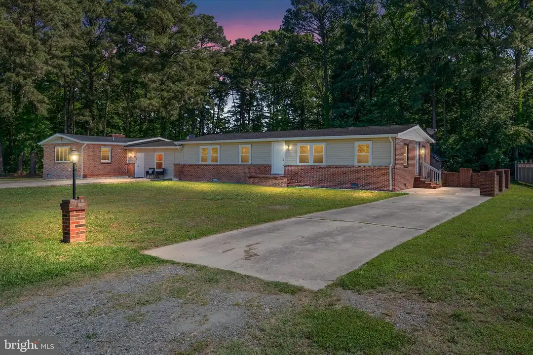 108 Wilson Rd – photo 1 of 38