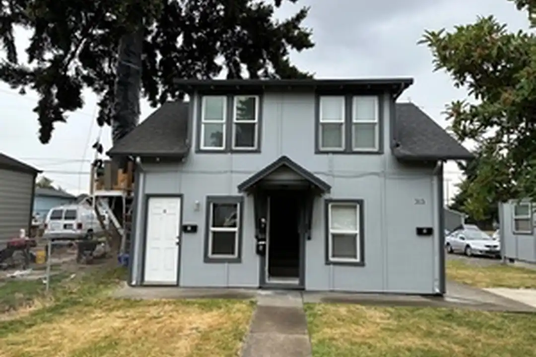306 20th Ave unit C – photo 1 of 6