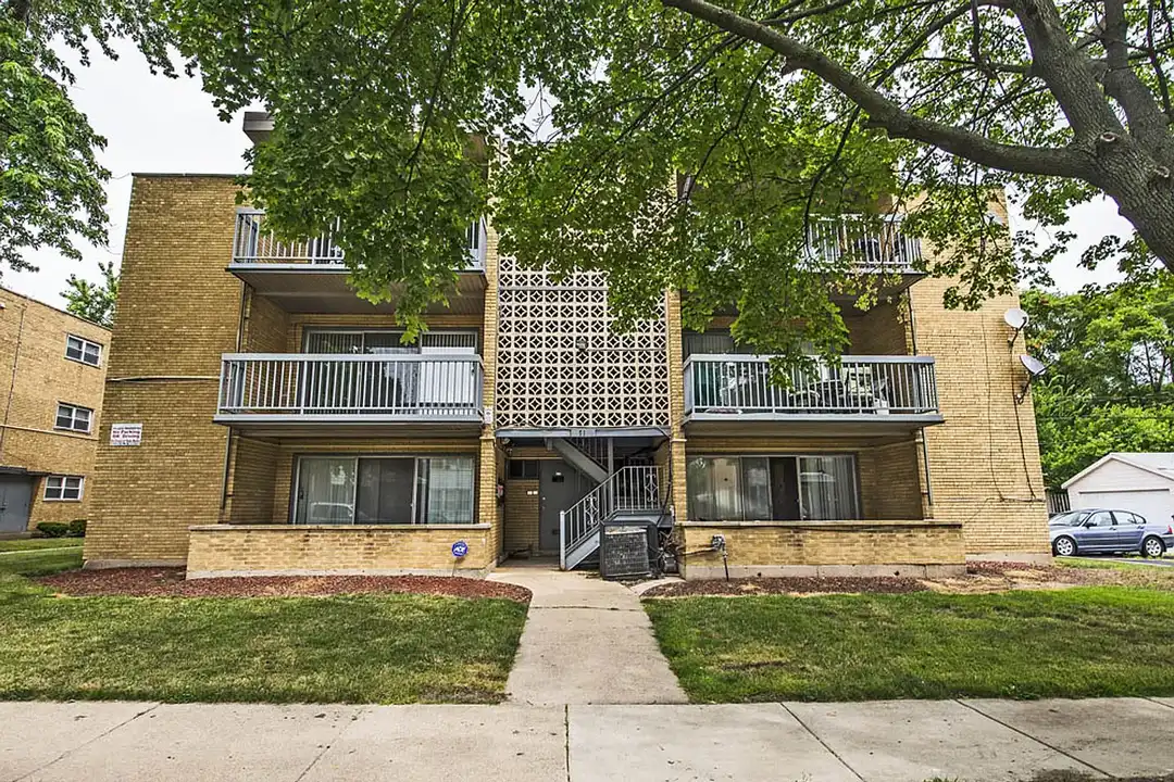 13905 S Clark – photo 1 of 14