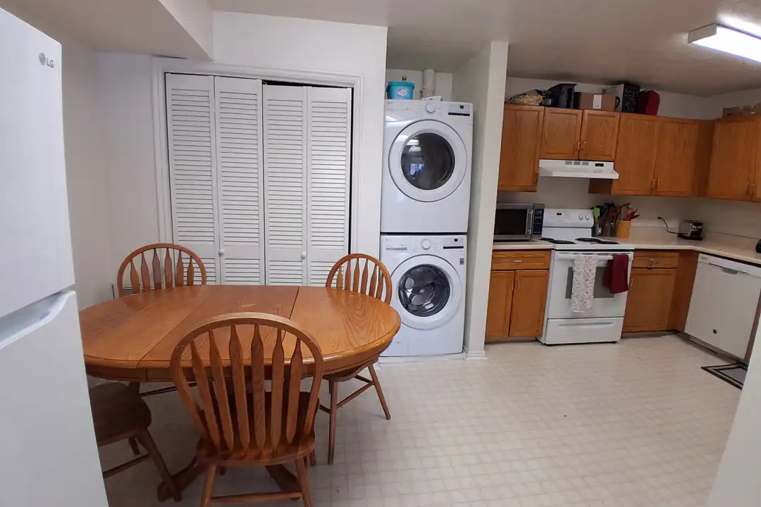 585 N 400 E unit # 1 - View 5