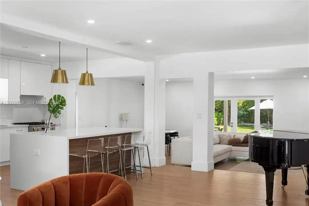 7825 SW 72nd Ave - View 4
