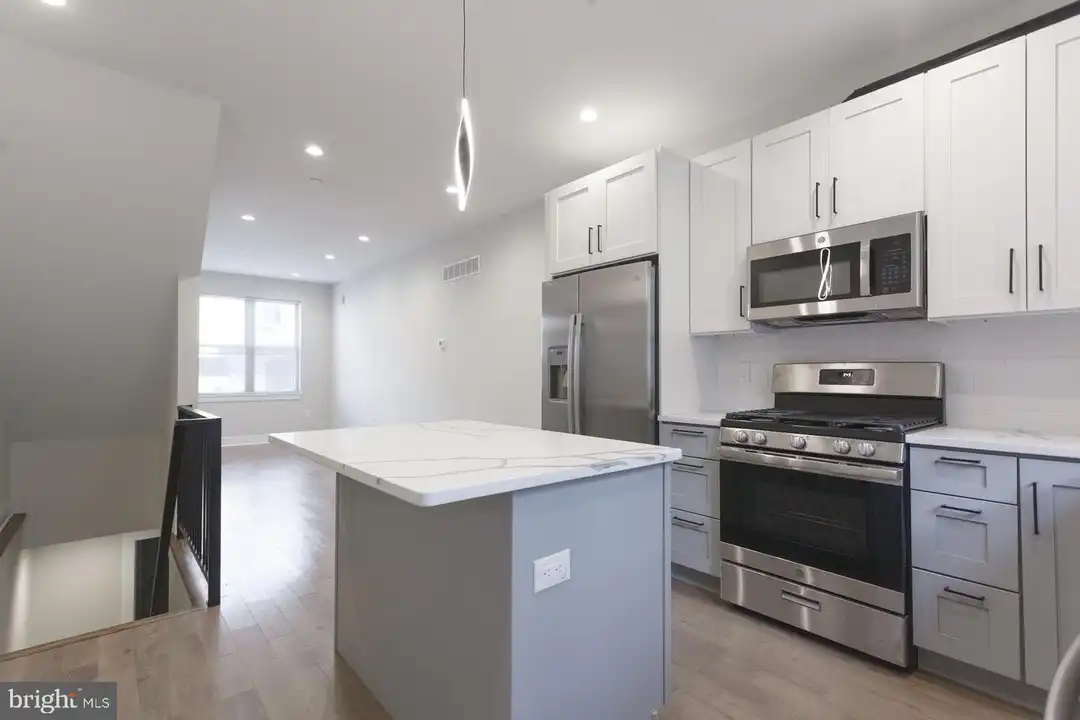 5126 Malcolm St - View 4