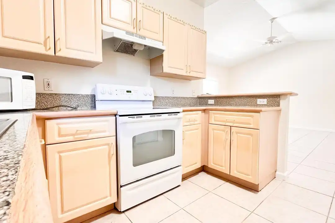 1440 Hawthorne Pl - More