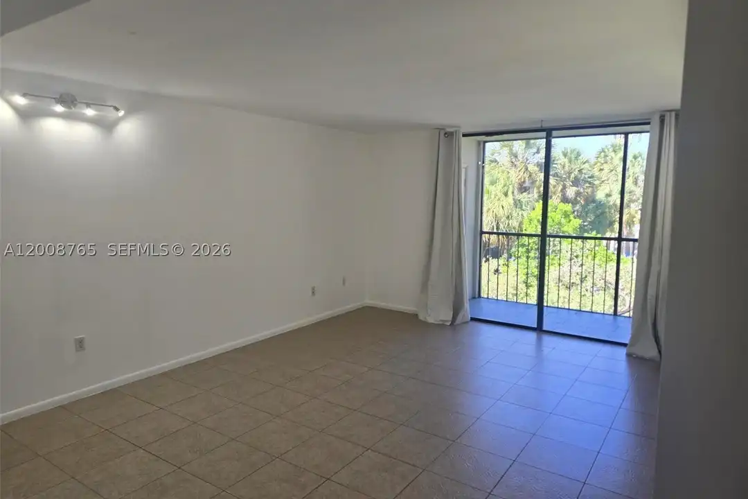 Apartment in Kendall, Four Quarters, Miami-Dade - View 3