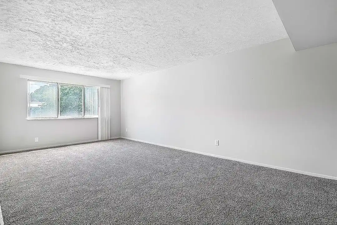 Heights Garden Apartments – photo 1