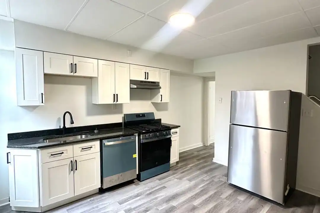 245 Ella St – photo 1