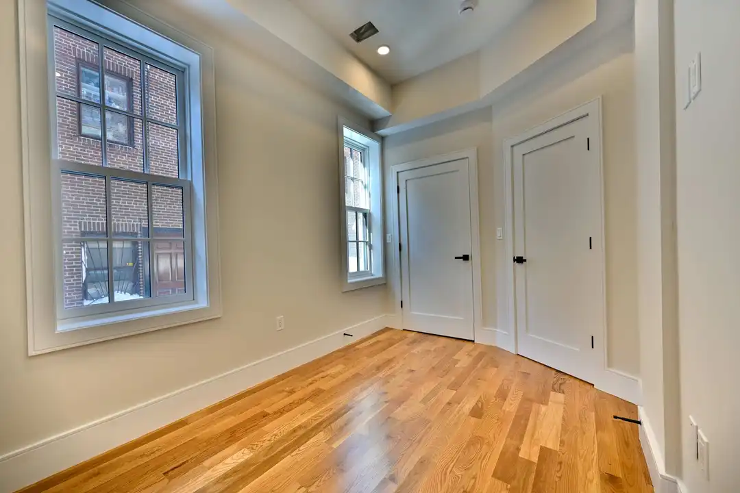 15 Winchester St - More