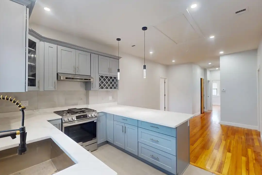 14 King St unit 3 – photo 1