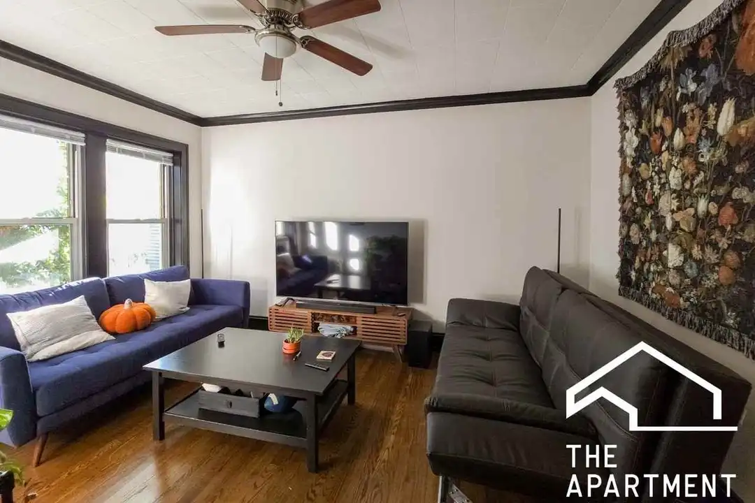1827 W Winona St unit 2 - View 3