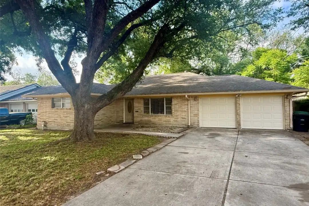7868 Broadview Dr - View 2