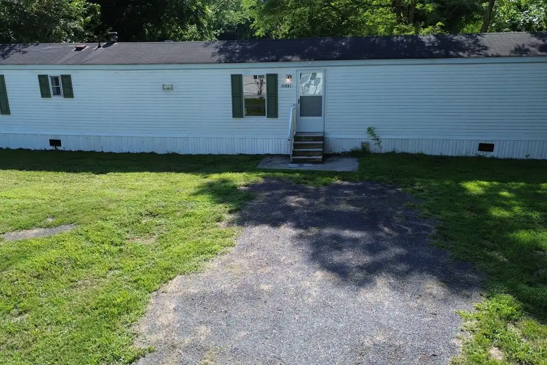 11226 Greenwood Rd - View 3
