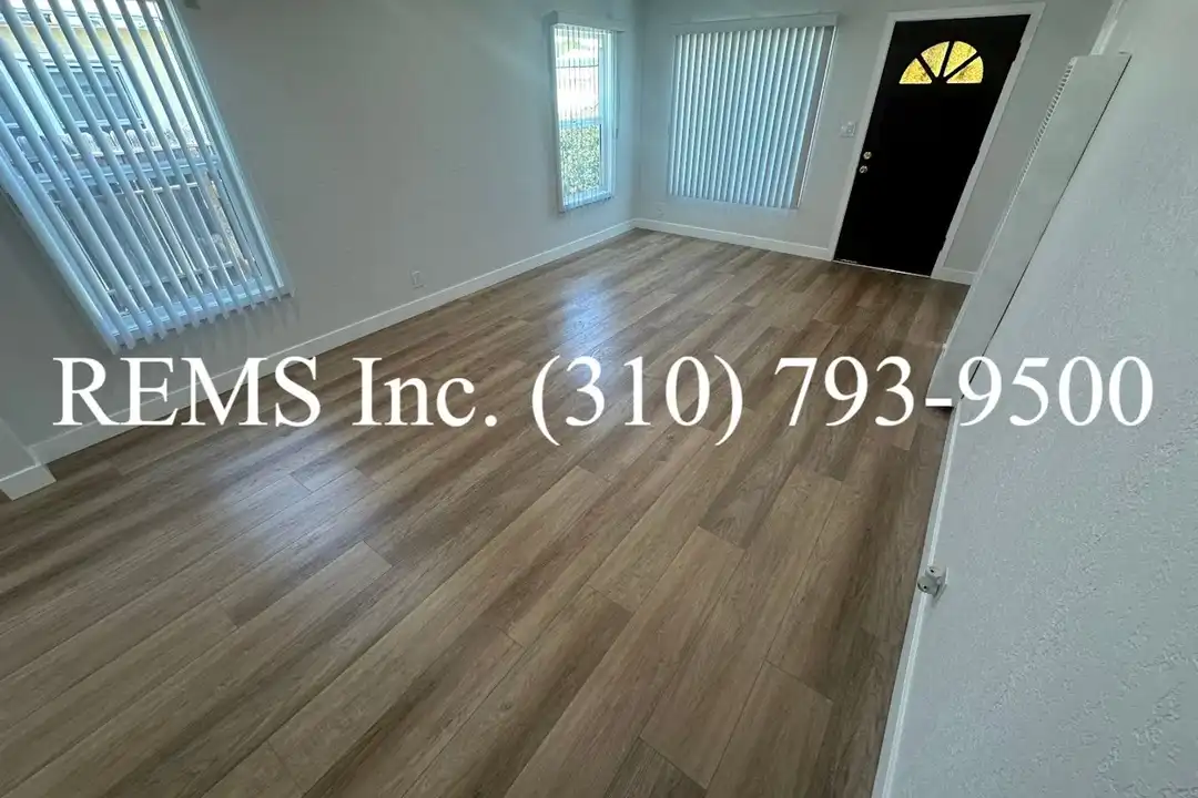 25021 Oak St - View 4