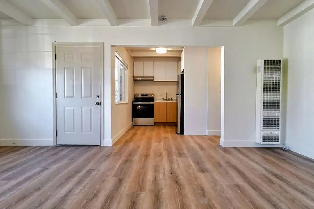 1652 Crucero Dr unit #4 – photo 1