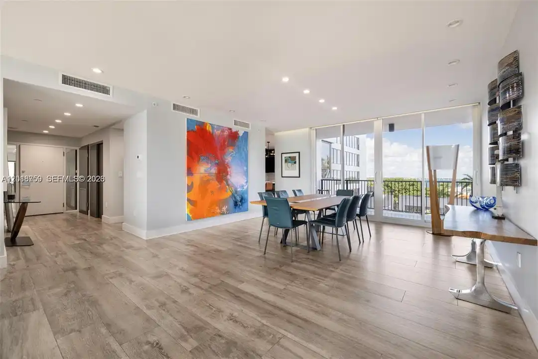 Apartment in Miami - View 5