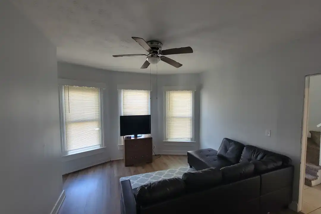 47 Burlington Ave – photo 1