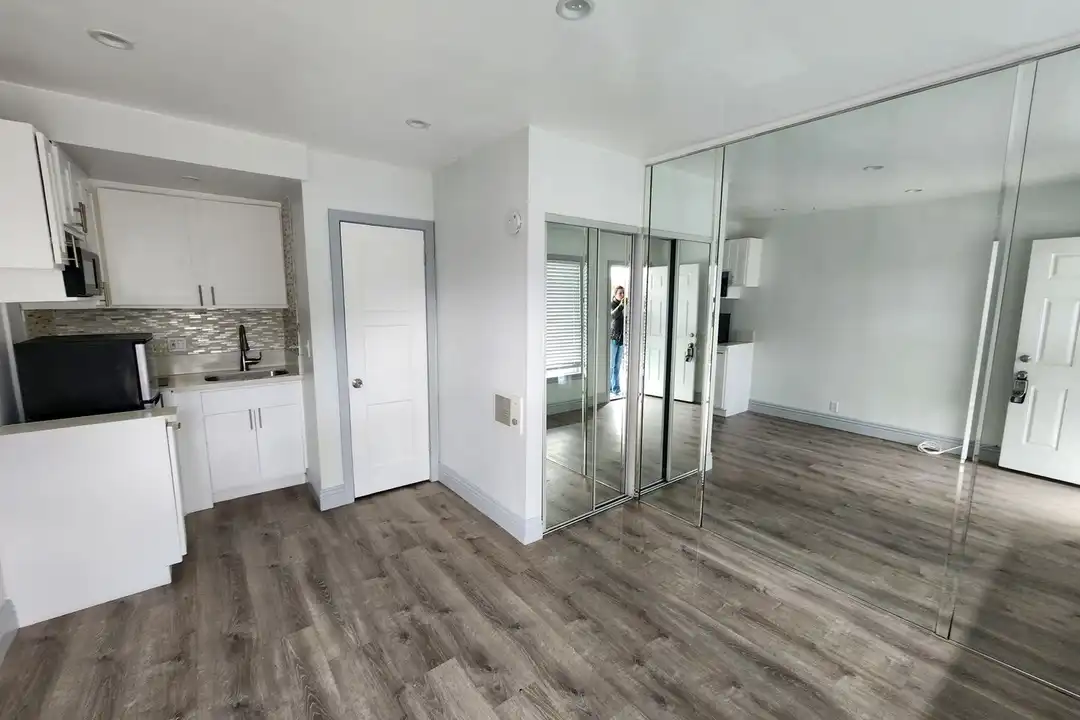5465 2nd St unit 03 – photo 1