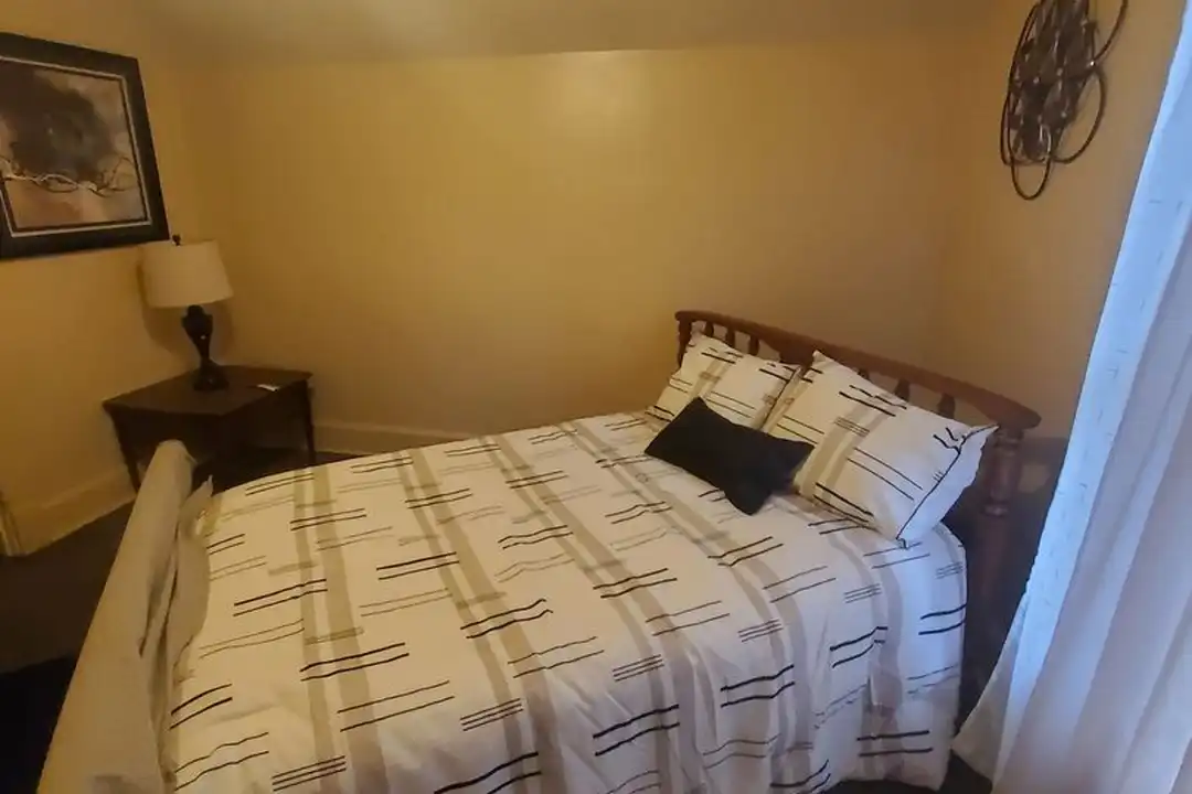 2117 Slauson Ave unit #5 – photo 1 of 2