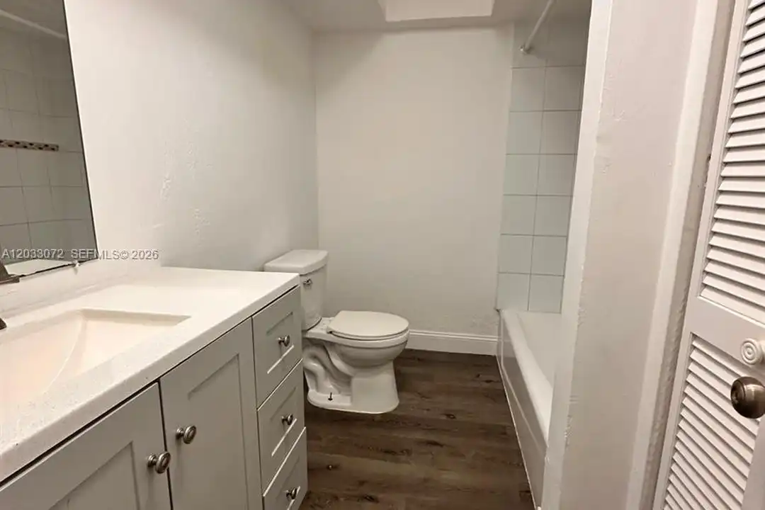5540 SW 38th Ct unit 0 - View 6
