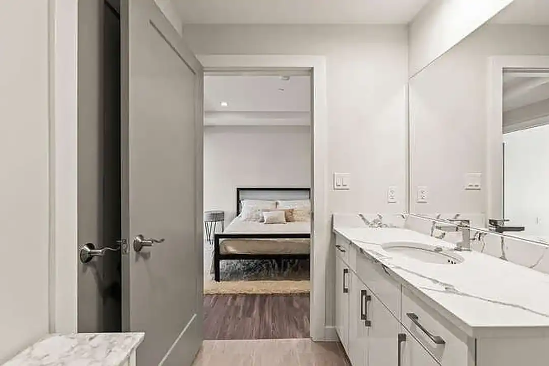 Essex Landing Apartments – photo 1 of 12