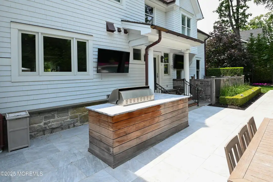 11 Red Oak Dr - More