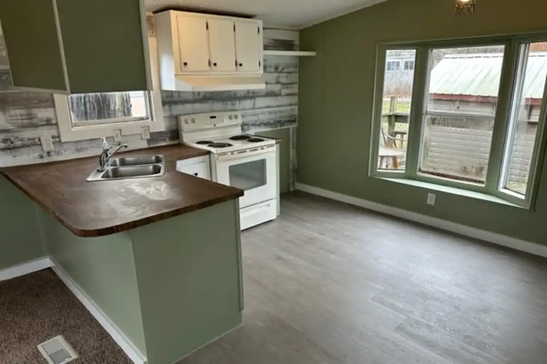 2 W 11th St unit 2 – photo 1 of 15