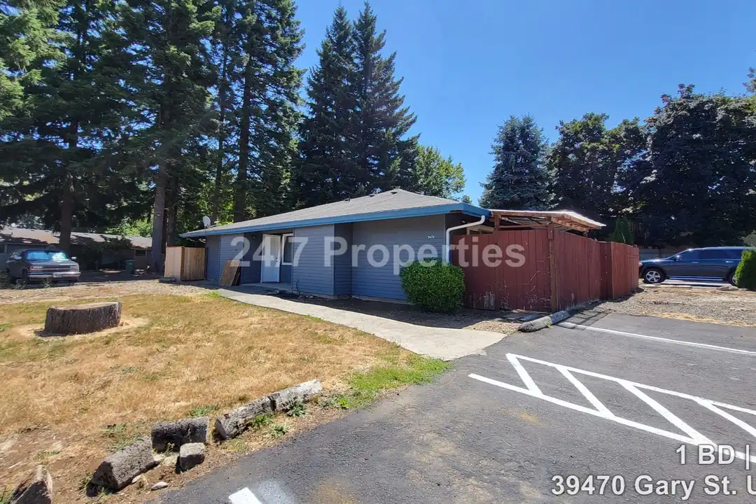 39470 Gary St unit Unit 9 – photo 1 of 12