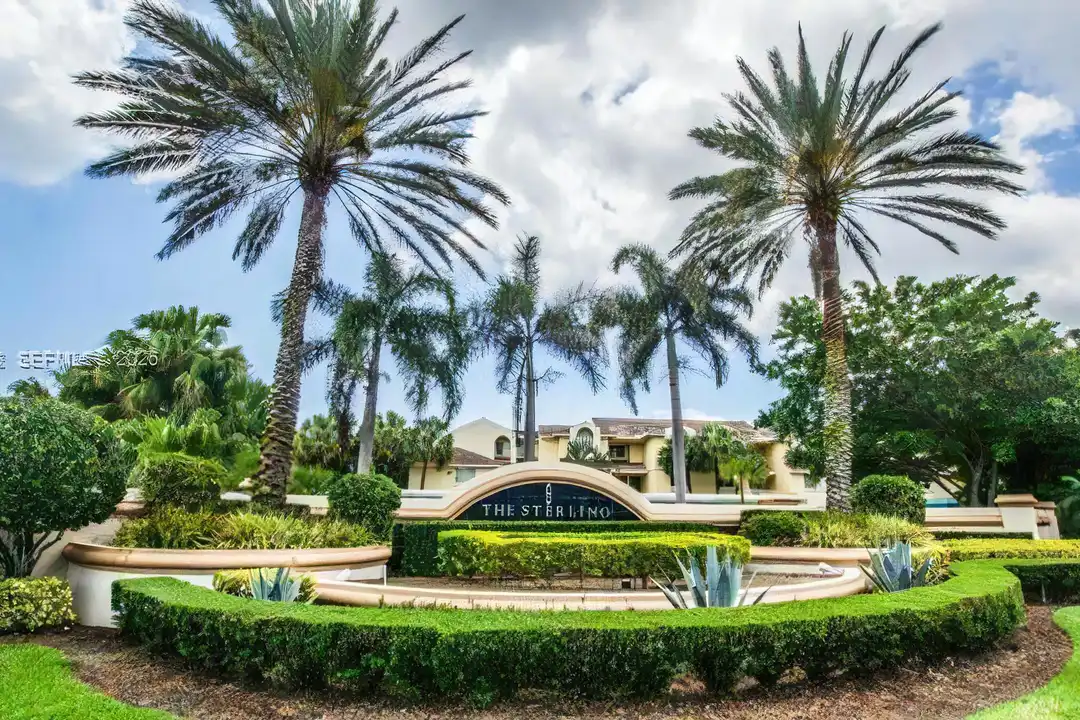 22104 Glenmoor Dr - View 2