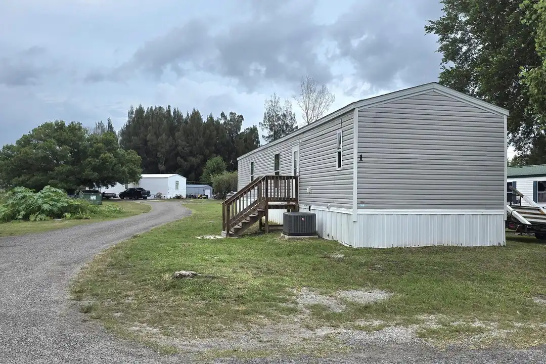 4649 NW 30th St - View 6