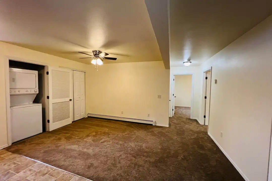 915 Defoe St unit B - View 2