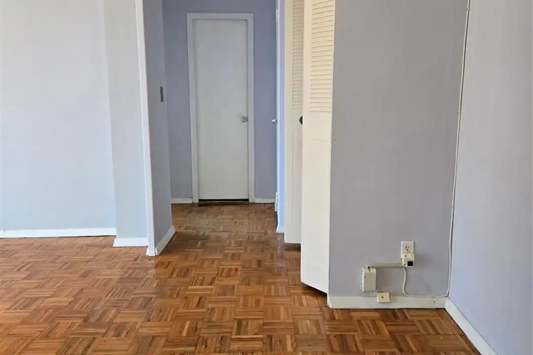 2348 Linwood Ave unit 3L - View 4