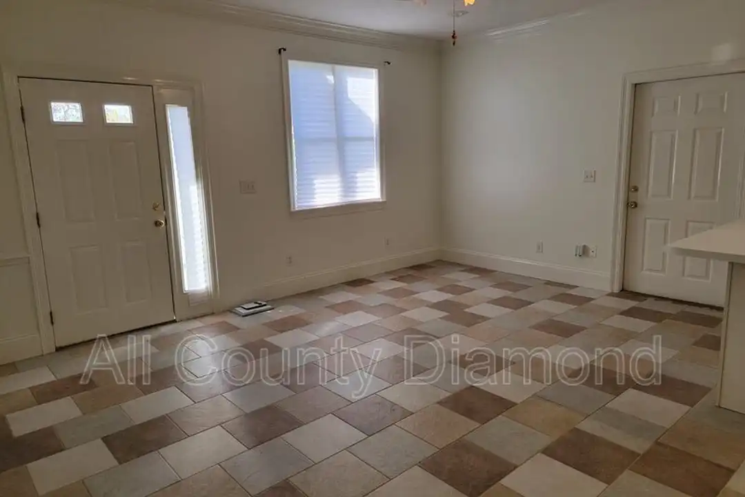 2617 Cypress St - View 4