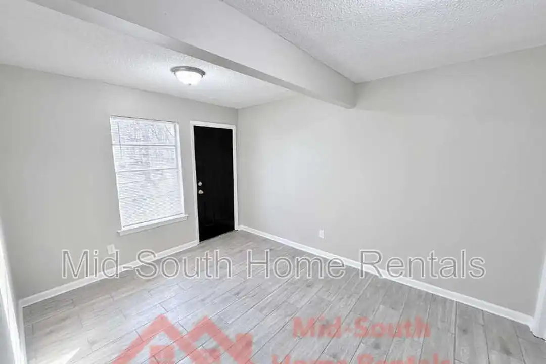 139 N Claybrook St unit 6 – další