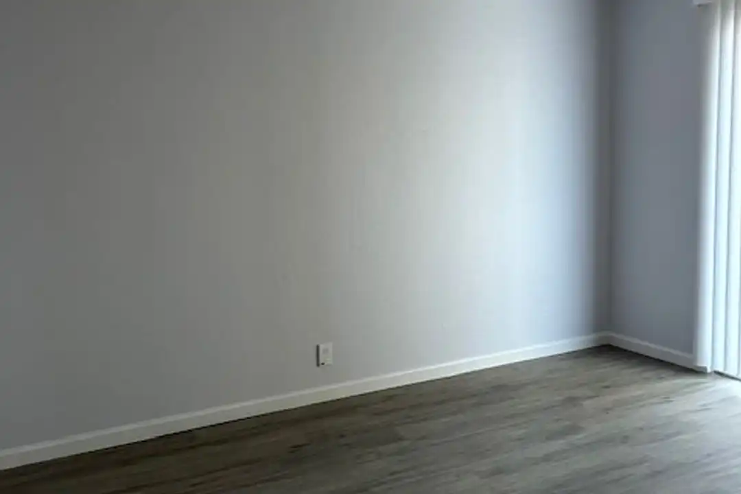 Apartment in Mountain View - View 3