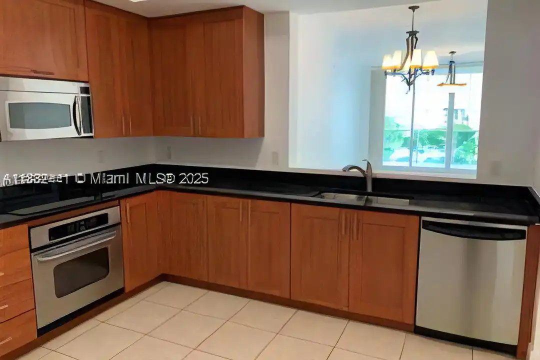 3340 NE 190th St unit 605 - View 5