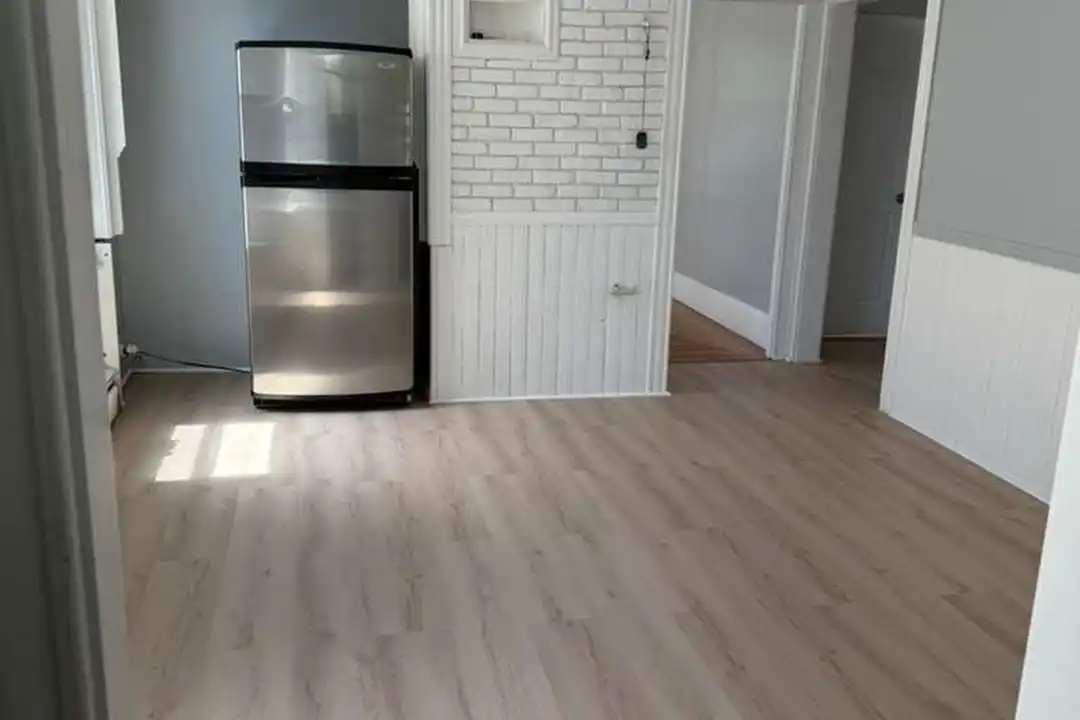 304 Webster Ave - View 2