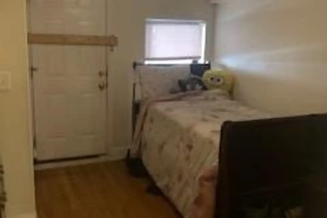 32 Edgerly Rd unit B - View 2