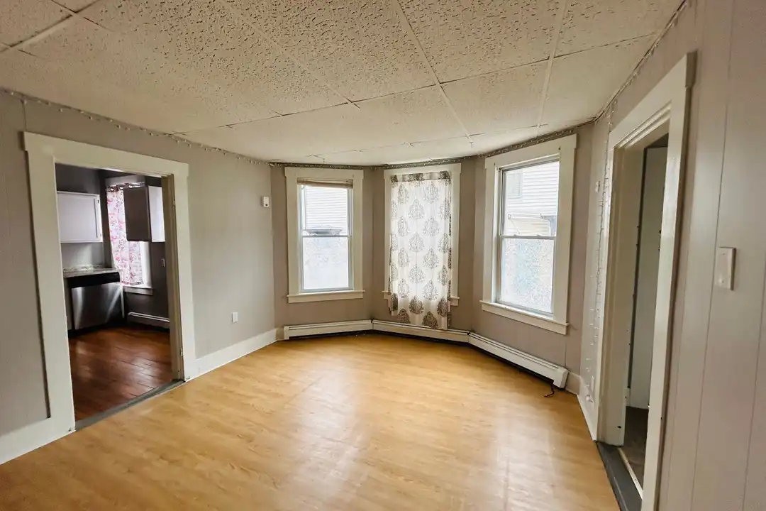 18-20 Dover St unit 3 - View 3