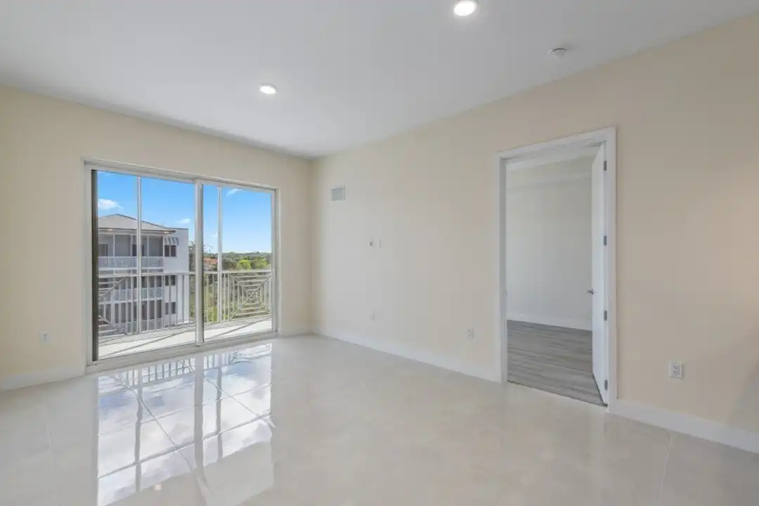 Apartment in Bonita Springs - View 4