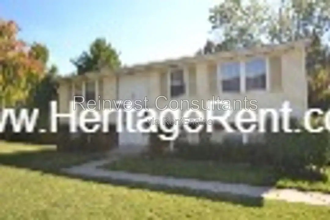 27 Wesleyan Ct unit A – photo 1 of 8